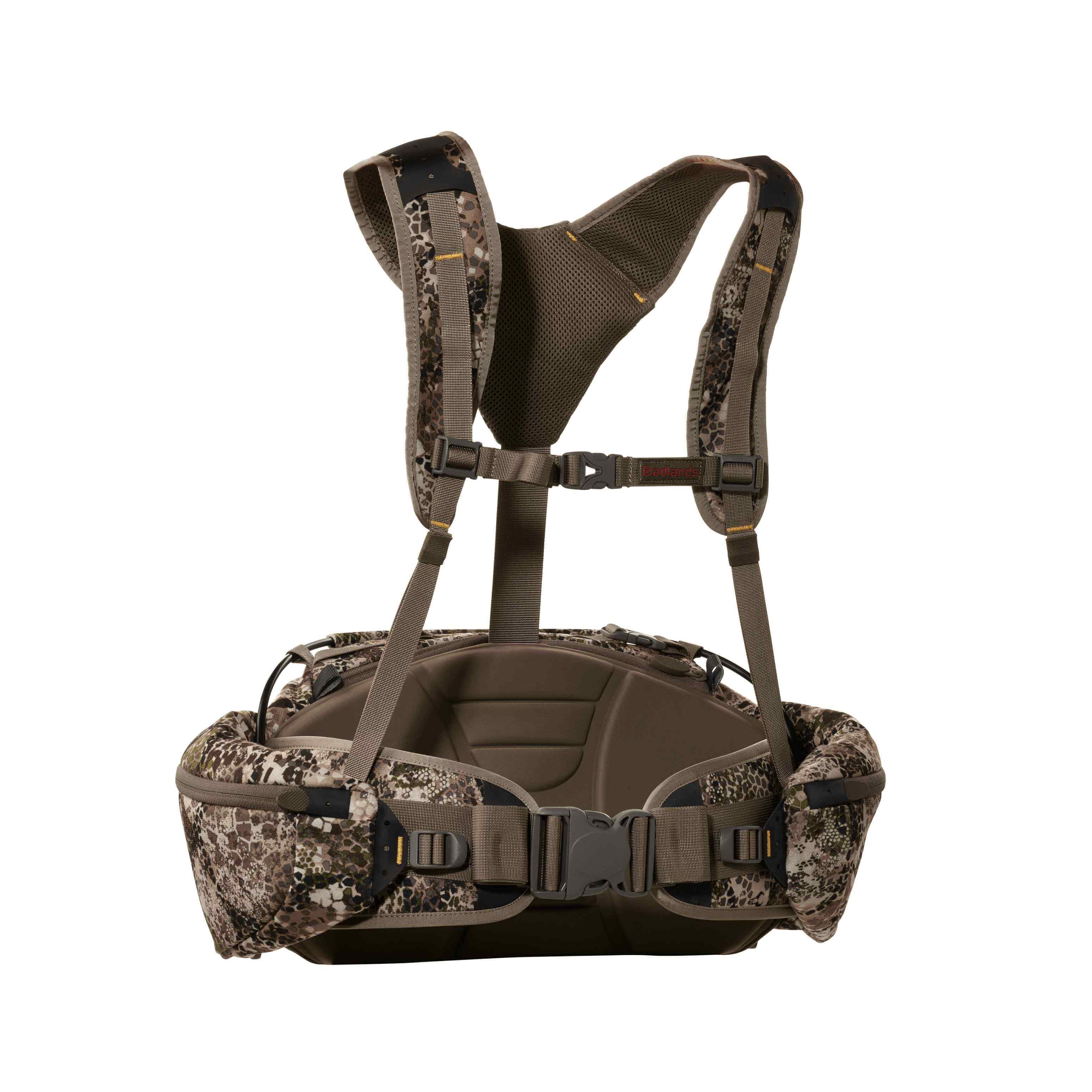Moonrivers camo hunting pack harness with padded straps, waist belt, and skull logo; ergonomic and adjustable design.